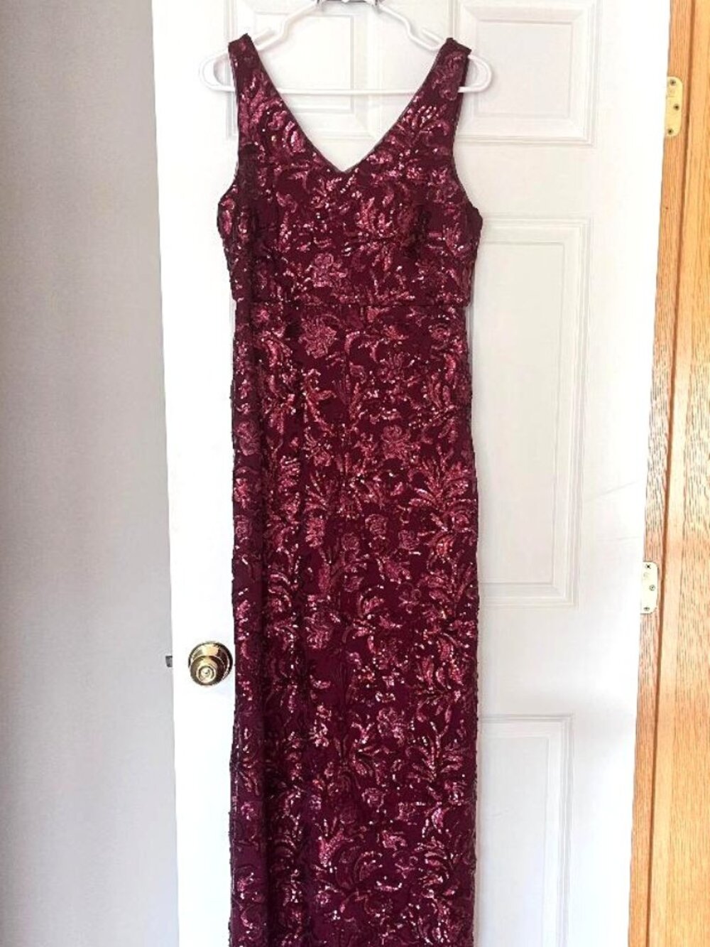 R&M Richards Formal Long Evening Gown Size 10P 10 Petite Burgundy Red Sequins